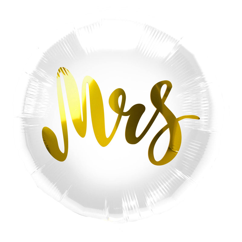 Runder Luftballon mit einem goldenen Schriftzug "Mrs"
